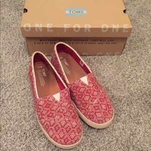 Avalon Red Textured Canvas Diamond Toms